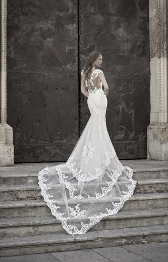Bellissino abito da sposa sirena bianco con spalline in pizzo articolo 17S36S81 Le Spose di Sofia